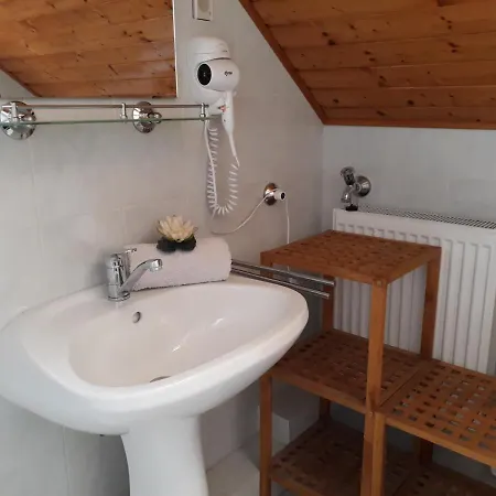 Zsuzsa Apartman * Heviz