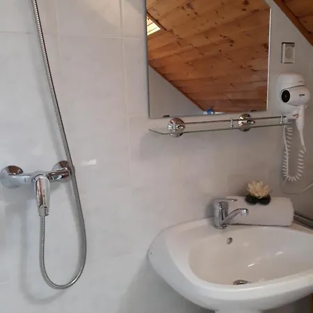 Zsuzsa Apartman Heviz