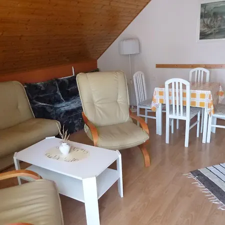 Apartment Zsuzsa Apartman *